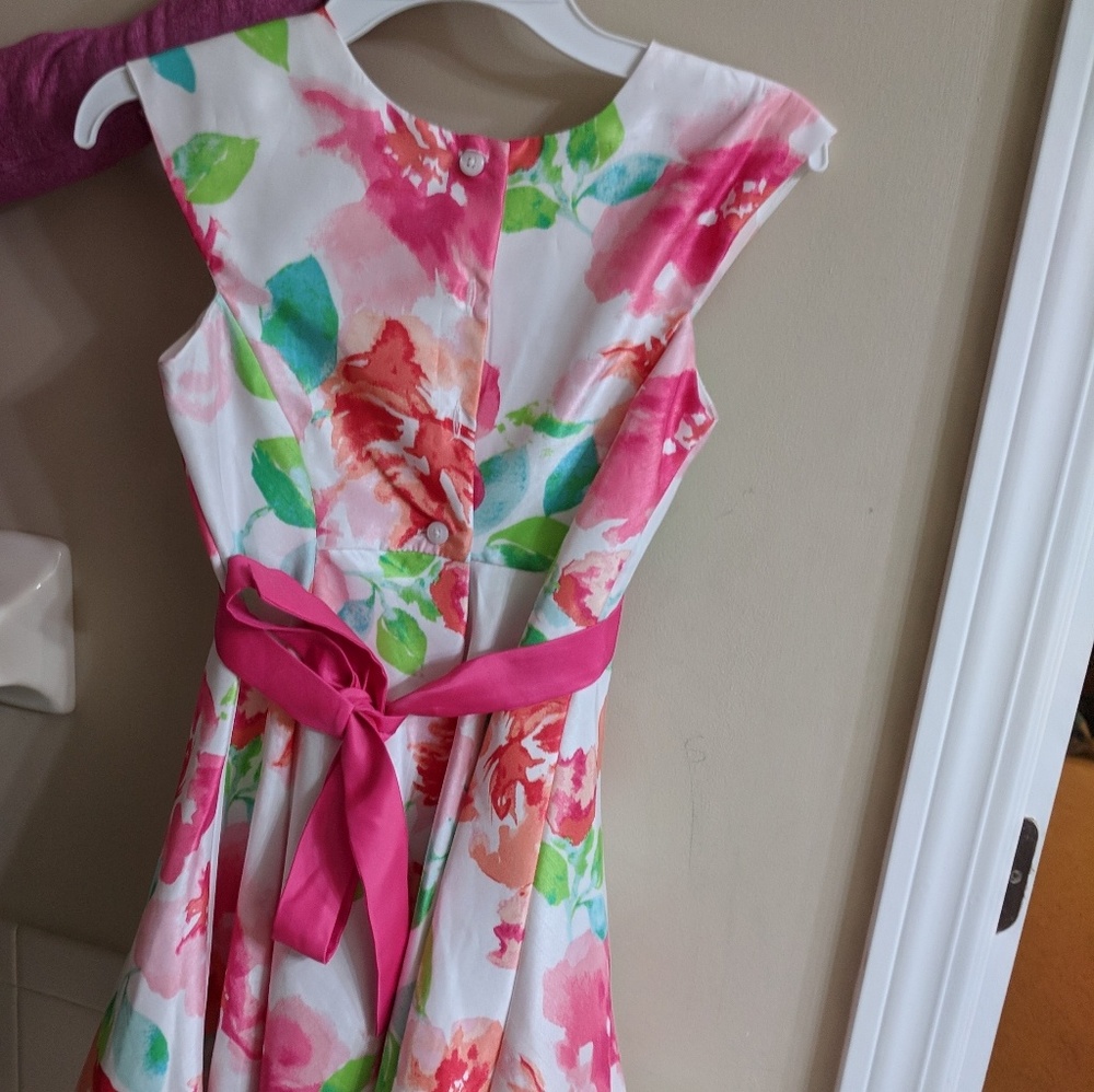 Dress - Picture 2 of 2